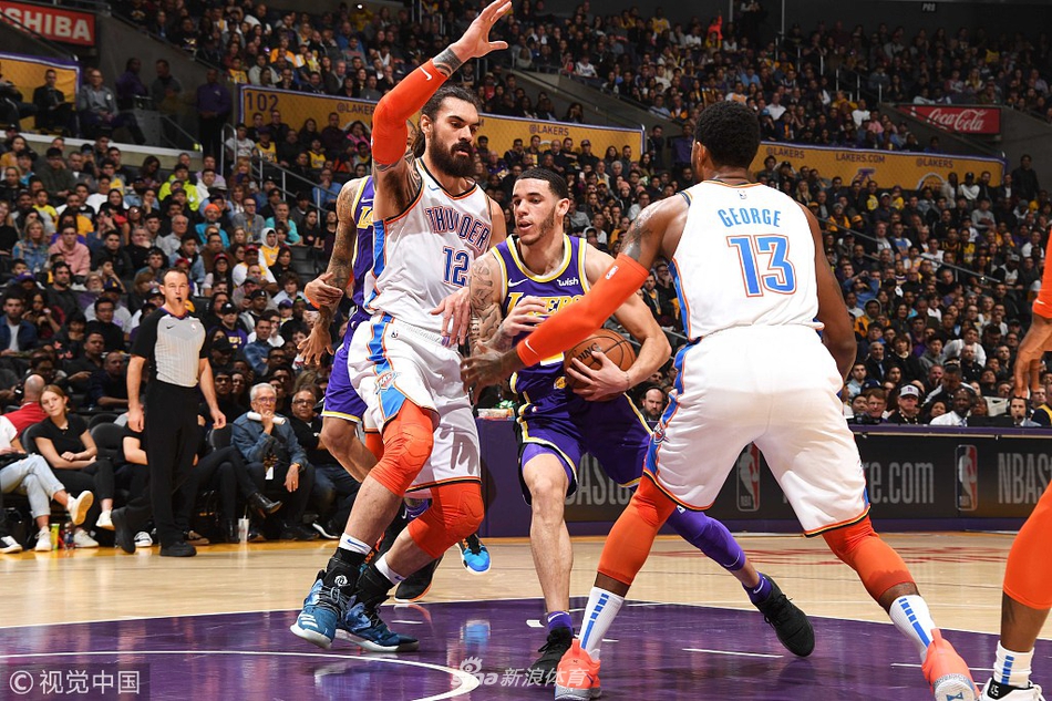 社交媒体上 社交媒体上